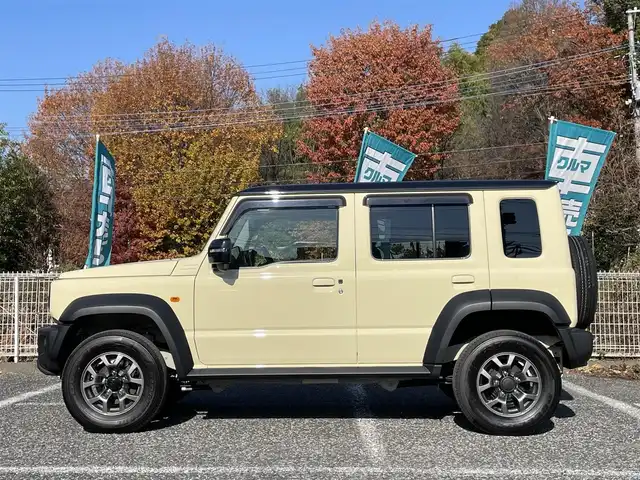スズキ ジムニー ノマド FC 埼玉県 2025(令7)年 0.1千km シフォンアイボリーメタリックブラック2トーンルーフ 登録済使用車/LEDヘッドライト/前席シートヒーター/純正１６インチアルミ/背面タイヤ/レーダークルーズコントロール/衝突軽減ブレーキ/クリアランスソナー/純正フロアマット/プッシュスタート/スマートキー/走行31キロ/保証書付整備手帳/取扱説明書