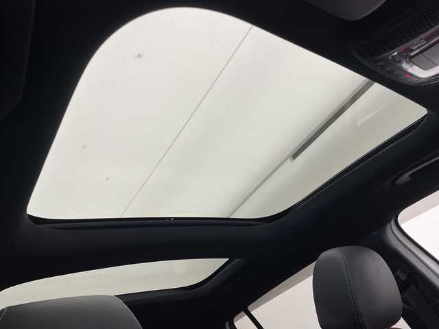 メルセデス・ベンツ ＧＬＢ２００ｄ AMGライン 愛媛県 2020(令2)年 3.8万km ポーラホワイト パノラミックスライディングルーフ/レザーエクスクルーシブパッケージ（レッド）/ナビゲーションパッケージ/アドバンスドパッケージ/　ヘッドアップディスプレイ/アドバンスドサウンド//マルチビームLED/レーダーセーフティパッケージ/19インチアルミホイール/全周囲カメラ/フットトランクオープナー/ETC/キーレスゴー