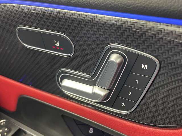 メルセデス・ベンツ ＧＬＢ２００ｄ AMGライン 愛媛県 2020(令2)年 3.8万km ポーラホワイト パノラミックスライディングルーフ/レザーエクスクルーシブパッケージ（レッド）/ナビゲーションパッケージ/アドバンスドパッケージ/　ヘッドアップディスプレイ/アドバンスドサウンド//マルチビームLED/レーダーセーフティパッケージ/19インチアルミホイール/全周囲カメラ/フットトランクオープナー/ETC/キーレスゴー