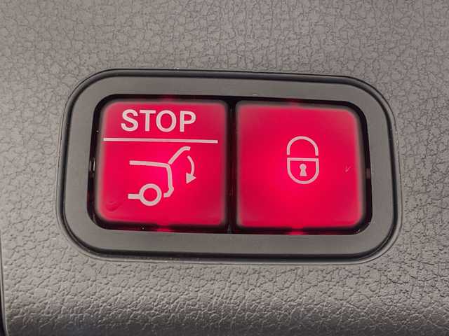 メルセデス・ベンツ ＧＬＢ２００ｄ AMGライン 愛媛県 2020(令2)年 3.8万km ポーラホワイト パノラミックスライディングルーフ/レザーエクスクルーシブパッケージ（レッド）/ナビゲーションパッケージ/アドバンスドパッケージ/　ヘッドアップディスプレイ/アドバンスドサウンド//マルチビームLED/レーダーセーフティパッケージ/19インチアルミホイール/全周囲カメラ/フットトランクオープナー/ETC/キーレスゴー