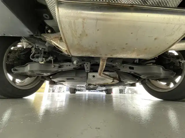 トヨタ Ｃ－ＨＲ G 滋賀県 2017(平29)年 3.9万km ホワイトパールクリスタルシャイン 純正７インチナビ/Bluetooth/CD/DVD/フルセグ/バックカメラ/ハーフレザー/追従クルーズコントロール/衝突軽減/レーンキープ/LEDヘッドライト/オートライト/オートハイビーム/クリアランスソナー/ドラレコ（前）/ヒートシーター（D/N）/プッシュスタート/スマートキー/ステアリングリモコン/ビルトインETC/純正マット/ドアバイザー/電動パーキングブレーキ/オートブレーキホールド