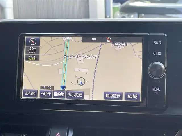 トヨタ Ｃ－ＨＲ G 滋賀県 2017(平29)年 3.9万km ホワイトパールクリスタルシャイン 純正７インチナビ/Bluetooth/CD/DVD/フルセグ/バックカメラ/ハーフレザー/追従クルーズコントロール/衝突軽減/レーンキープ/LEDヘッドライト/オートライト/オートハイビーム/クリアランスソナー/ドラレコ（前）/ヒートシーター（D/N）/プッシュスタート/スマートキー/ステアリングリモコン/ビルトインETC/純正マット/ドアバイザー/電動パーキングブレーキ/オートブレーキホールド