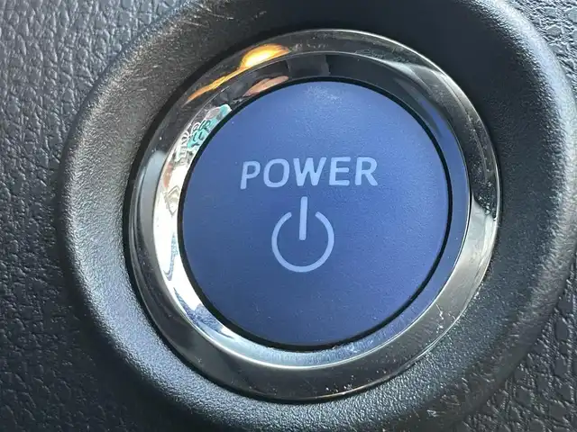 トヨタ Ｃ－ＨＲ G 滋賀県 2017(平29)年 3.9万km ホワイトパールクリスタルシャイン 純正７インチナビ/Bluetooth/CD/DVD/フルセグ/バックカメラ/ハーフレザー/追従クルーズコントロール/衝突軽減/レーンキープ/LEDヘッドライト/オートライト/オートハイビーム/クリアランスソナー/ドラレコ（前）/ヒートシーター（D/N）/プッシュスタート/スマートキー/ステアリングリモコン/ビルトインETC/純正マット/ドアバイザー/電動パーキングブレーキ/オートブレーキホールド