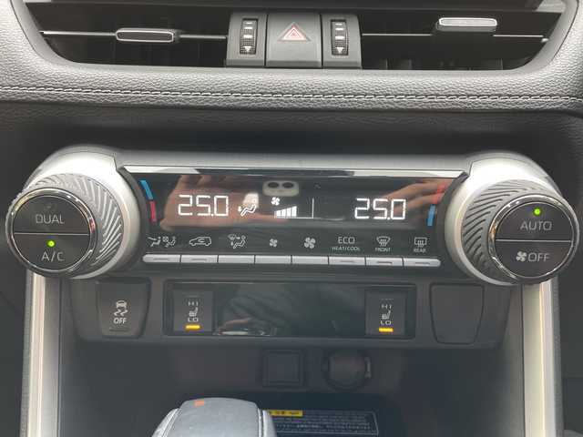 トヨタ ＲＡＶ４ ハイブリットG 山形県 2020(令2)年 8.8万km アティチュードブラックマイカ ・ワンオーナー/・純正９インチナビ CD DVD フルセグTV Bluetooth接続/・TVキャンセラー/・バックカメラ/・LEDヘッドライト/・レザーシート/・運転席シートヒーター/・前席シートヒーター/・ステアリングヒーター/・パワーバックドア/・衝突軽減ブレーキ/・レーダークルーズコントロール/・置くだけ充電/・フットイルミ/・純正アルミ（ノーマルタイヤ装着）車載/・フロントワイパーディアイサー/・純正リモコンエンジンスターター