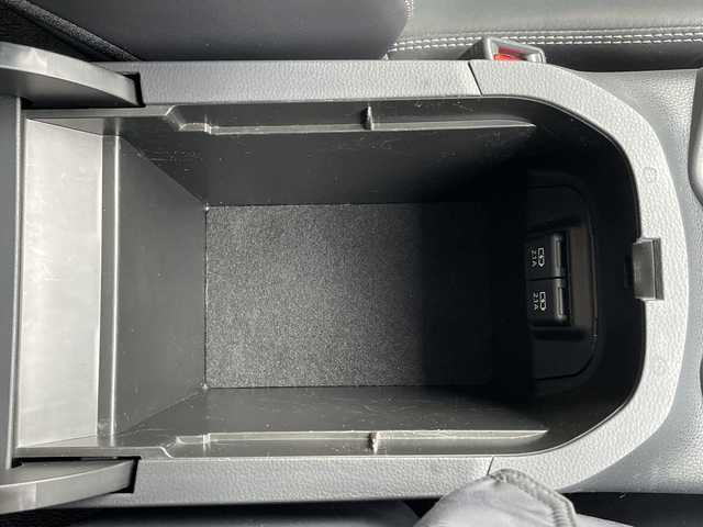 トヨタ ＲＡＶ４ ハイブリットG 山形県 2020(令2)年 8.8万km アティチュードブラックマイカ ・ワンオーナー/・純正９インチナビ CD DVD フルセグTV Bluetooth接続/・TVキャンセラー/・バックカメラ/・LEDヘッドライト/・レザーシート/・運転席シートヒーター/・前席シートヒーター/・ステアリングヒーター/・パワーバックドア/・衝突軽減ブレーキ/・レーダークルーズコントロール/・置くだけ充電/・フットイルミ/・純正アルミ（ノーマルタイヤ装着）車載/・フロントワイパーディアイサー/・純正リモコンエンジンスターター