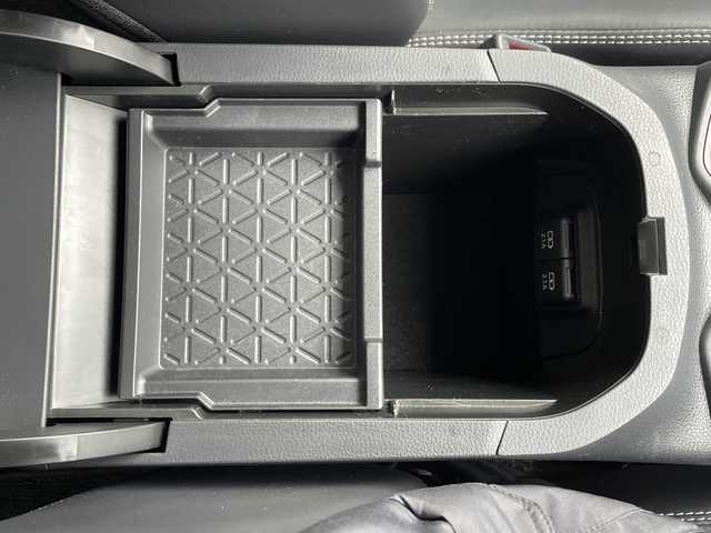 トヨタ ＲＡＶ４ ハイブリットG 山形県 2020(令2)年 8.8万km アティチュードブラックマイカ ・ワンオーナー/・純正９インチナビ CD DVD フルセグTV Bluetooth接続/・TVキャンセラー/・バックカメラ/・LEDヘッドライト/・レザーシート/・運転席シートヒーター/・前席シートヒーター/・ステアリングヒーター/・パワーバックドア/・衝突軽減ブレーキ/・レーダークルーズコントロール/・置くだけ充電/・フットイルミ/・純正アルミ（ノーマルタイヤ装着）車載/・フロントワイパーディアイサー/・純正リモコンエンジンスターター