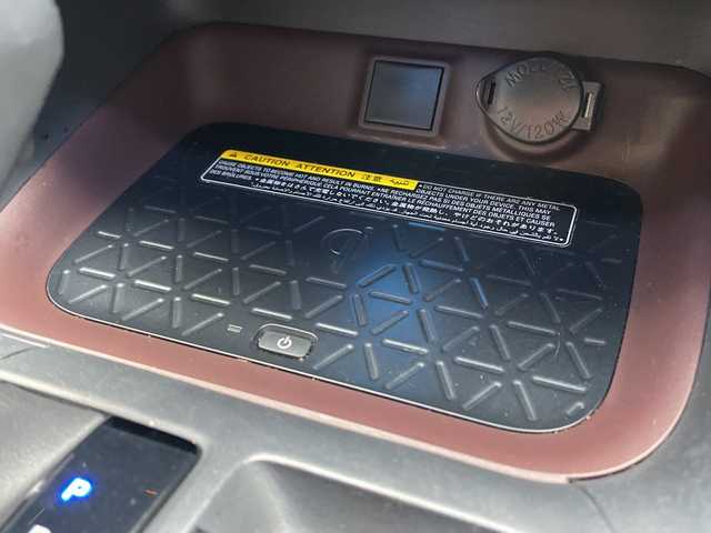 トヨタ ＲＡＶ４ ハイブリットG 山形県 2020(令2)年 8.8万km アティチュードブラックマイカ ・ワンオーナー/・純正９インチナビ CD DVD フルセグTV Bluetooth接続/・TVキャンセラー/・バックカメラ/・LEDヘッドライト/・レザーシート/・運転席シートヒーター/・前席シートヒーター/・ステアリングヒーター/・パワーバックドア/・衝突軽減ブレーキ/・レーダークルーズコントロール/・置くだけ充電/・フットイルミ/・純正アルミ（ノーマルタイヤ装着）車載/・フロントワイパーディアイサー/・純正リモコンエンジンスターター