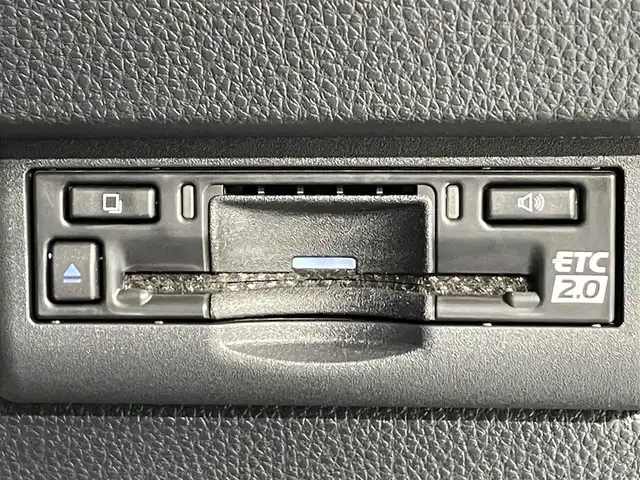 トヨタ ランドクルーザー ２５０ VX 愛知県 2025(令7)年 0.1万km アバンギャルドブロンズメタリック 純正１２．３インチディスプレイナビ　/(AM/FM/Bluetooth/Miracast/HDMI/フルセグTV/USB)/サンルーフ　/パノラミックビューモニター　/トヨタセーフティセンス　/　　-衝突軽減ブレーキ/　　-車線逸脱警報/　　-レーダークルーズコントロール/　　-オートマチックハイビーム/　　-ロードサインアシスト/　　-発進告知機能/シートヒーター　/シートベンチレーション/ビルトインＥＴＣ２．０　/デジタルインナーミラー　/ステアリングヒーター　/ブラインドスポットモニター/クリアランスソナー/D席パワーシート/ルーフレール　/三眼ＬＥＤヘッドライト/フォグランプ/黒レザーシート/純正フロアマット/スペアタイヤ有