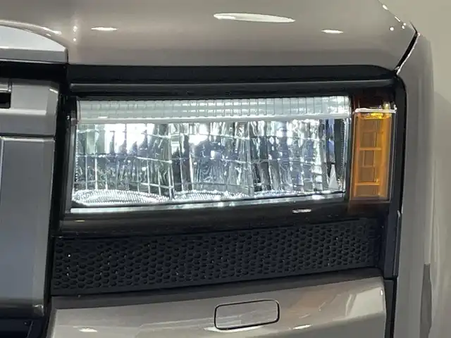 トヨタ ランドクルーザー ２５０ VX 愛知県 2025(令7)年 0.1万km アバンギャルドブロンズメタリック 純正１２．３インチディスプレイナビ　/(AM/FM/Bluetooth/Miracast/HDMI/フルセグTV/USB)/サンルーフ　/パノラミックビューモニター　/トヨタセーフティセンス　/　　-衝突軽減ブレーキ/　　-車線逸脱警報/　　-レーダークルーズコントロール/　　-オートマチックハイビーム/　　-ロードサインアシスト/　　-発進告知機能/シートヒーター　/シートベンチレーション/ビルトインＥＴＣ２．０　/デジタルインナーミラー　/ステアリングヒーター　/ブラインドスポットモニター/クリアランスソナー/D席パワーシート/ルーフレール　/三眼ＬＥＤヘッドライト/フォグランプ/黒レザーシート/純正フロアマット/スペアタイヤ有