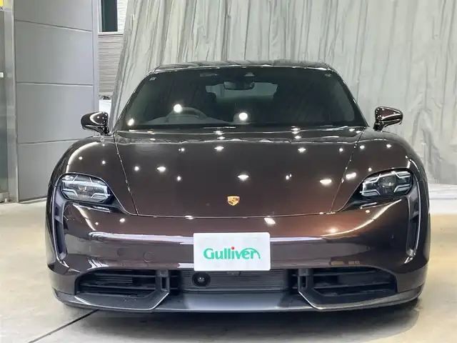 ポルシェ タイカン ターボS 東京都 2021(令3)年 1.6万km マホガニーメタリック マホガニーメタリック/ホイールエクステリアカラー同色ペイント/マトリクスLEDヘッドライト/ヘッドアップディスプレイ/パッセンジャーディスプレイ/アクティブクルーズコントロール/ドライブレコーダー/BOSEサウンド/ハーフレザー　・シートヒーター/コーナセンサー/360度カメラ/appleCarPlay/パークアシスト/レーンキープアシスト/レーンチェンジアシスト/USB端子/ビルトインETC/メモリーシート/パワートランク/ディーラー記録簿　スペアキー/充電ケーブル有