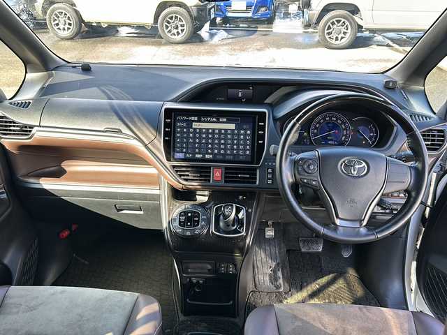 トヨタ エスクァイア ハイブリッド Gi プレミアムパッケージ 岐阜県 2018(平30)年 4.9万km ホワイトパールクリスタルシャイン 純正SDナビ　/両側パワースライド　/バックモニター　/フルセグTV　/ETC　/LEDヘッドライト/ハーフレザーシート　/シートヒーター　/ドライブレコーダー　/オートライト　/コーナーセンサー　/純正ホイール/レーンキープアシスト/クルーズコントロール/スマートキー/プッシュスタート/衝突被害軽減システム
