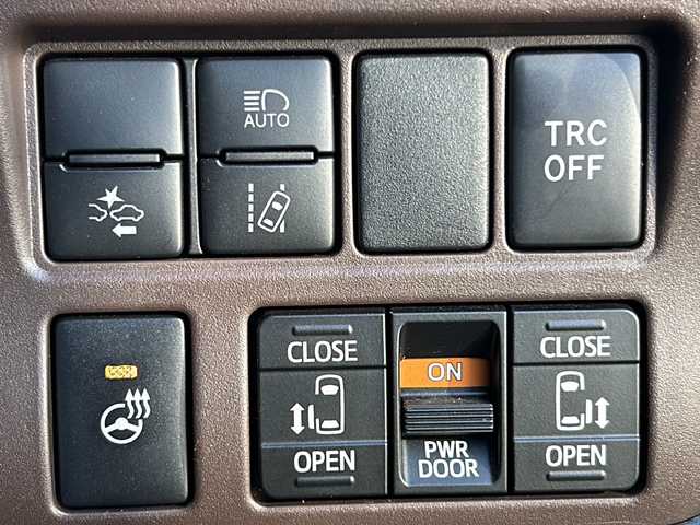 トヨタ エスクァイア ハイブリッド Gi プレミアムパッケージ 岐阜県 2018(平30)年 4.9万km ホワイトパールクリスタルシャイン 純正SDナビ　/両側パワースライド　/バックモニター　/フルセグTV　/ETC　/LEDヘッドライト/ハーフレザーシート　/シートヒーター　/ドライブレコーダー　/オートライト　/コーナーセンサー　/純正ホイール/レーンキープアシスト/クルーズコントロール/スマートキー/プッシュスタート/衝突被害軽減システム