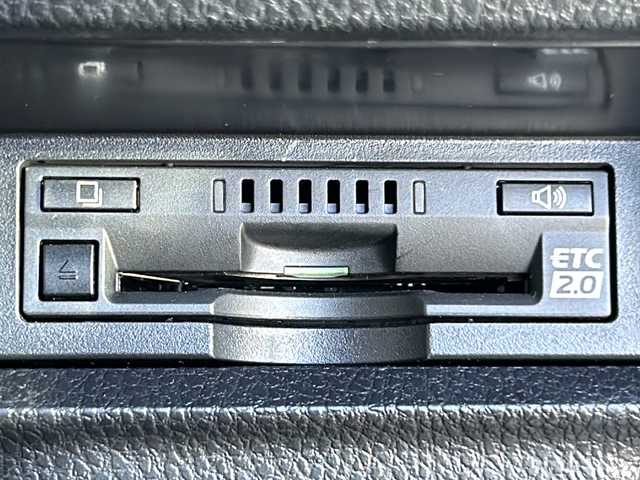 トヨタ エスクァイア ハイブリッド Gi プレミアムパッケージ 岐阜県 2018(平30)年 4.9万km ホワイトパールクリスタルシャイン 純正SDナビ　/両側パワースライド　/バックモニター　/フルセグTV　/ETC　/LEDヘッドライト/ハーフレザーシート　/シートヒーター　/ドライブレコーダー　/オートライト　/コーナーセンサー　/純正ホイール/レーンキープアシスト/クルーズコントロール/スマートキー/プッシュスタート/衝突被害軽減システム
