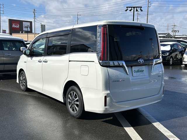 トヨタ エスクァイア ハイブリッド Gi プレミアムパッケージ 岐阜県 2018(平30)年 4.9万km ホワイトパールクリスタルシャイン 純正SDナビ　/両側パワースライド　/バックモニター　/フルセグTV　/ETC　/LEDヘッドライト/ハーフレザーシート　/シートヒーター　/ドライブレコーダー　/オートライト　/コーナーセンサー　/純正ホイール/レーンキープアシスト/クルーズコントロール/スマートキー/プッシュスタート/衝突被害軽減システム