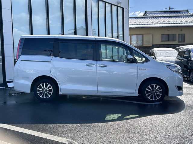 トヨタ エスクァイア ハイブリッド Gi プレミアムパッケージ 岐阜県 2018(平30)年 4.9万km ホワイトパールクリスタルシャイン 純正SDナビ　/両側パワースライド　/バックモニター　/フルセグTV　/ETC　/LEDヘッドライト/ハーフレザーシート　/シートヒーター　/ドライブレコーダー　/オートライト　/コーナーセンサー　/純正ホイール/レーンキープアシスト/クルーズコントロール/スマートキー/プッシュスタート/衝突被害軽減システム