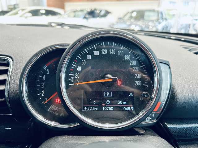ＭＩＮＩ ＢＭＷ ミニ クラブマン クーパーD 大阪府 2020(令2)年 1.1万km ペッパー・ホワイト ペッパーP/インテリジェントセーフティ/純正ナビ/バックカメラ/シートヒーター/ACC/純正17インチAW/LEDヘッドライト/クリアランスソナー/ETC/USB/Bluetooth