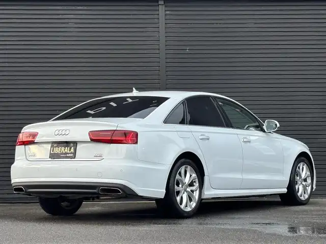 アウディ Ａ６ 2．0 TFSI クワトロ 山梨県 2016(平28)年 5.4万km グレイシアホワイトメタリック 黒革/マトリクスLEDヘッドライト/オートライト/オートハイビーム/シーケンシャルウィンカー/アシスタンスパッケージ/ACC/アウディサイドアシスト/アウディレーンキープアシスト/アウディプレセンス/純正MMIナビ/バックカメラ/フルセグTV/前席シートヒーター/純正18インチAW