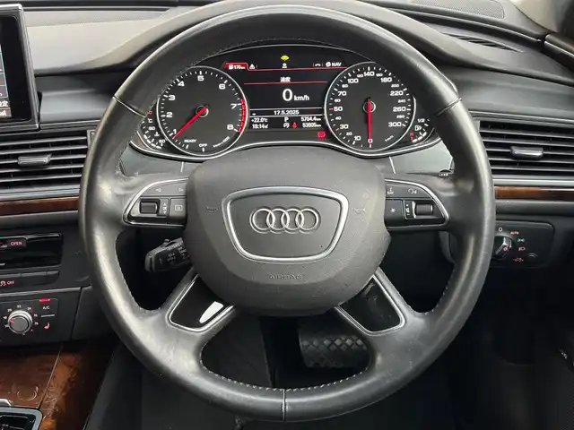 アウディ Ａ６ 2．0 TFSI クワトロ 山梨県 2016(平28)年 5.4万km グレイシアホワイトメタリック 黒革/マトリクスLEDヘッドライト/オートライト/オートハイビーム/シーケンシャルウィンカー/アシスタンスパッケージ/ACC/アウディサイドアシスト/アウディレーンキープアシスト/アウディプレセンス/純正MMIナビ/バックカメラ/フルセグTV/前席シートヒーター/純正18インチAW