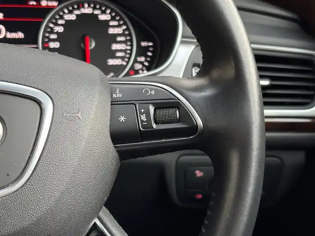 アウディ Ａ６ 2．0 TFSI クワトロ 山梨県 2016(平28)年 5.4万km グレイシアホワイトメタリック 黒革/マトリクスLEDヘッドライト/オートライト/オートハイビーム/シーケンシャルウィンカー/アシスタンスパッケージ/ACC/アウディサイドアシスト/アウディレーンキープアシスト/アウディプレセンス/純正MMIナビ/バックカメラ/フルセグTV/前席シートヒーター/純正18インチAW