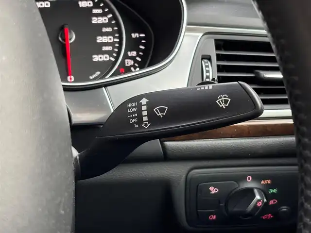アウディ Ａ６ 2．0 TFSI クワトロ 山梨県 2016(平28)年 5.4万km グレイシアホワイトメタリック 黒革/マトリクスLEDヘッドライト/オートライト/オートハイビーム/シーケンシャルウィンカー/アシスタンスパッケージ/ACC/アウディサイドアシスト/アウディレーンキープアシスト/アウディプレセンス/純正MMIナビ/バックカメラ/フルセグTV/前席シートヒーター/純正18インチAW