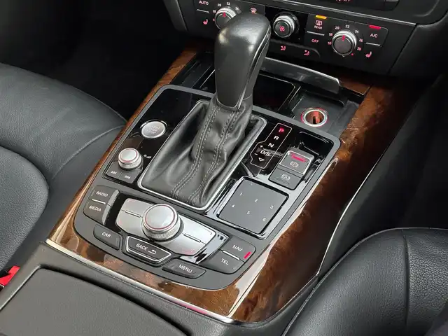 アウディ Ａ６ 2．0 TFSI クワトロ 山梨県 2016(平28)年 5.4万km グレイシアホワイトメタリック 黒革/マトリクスLEDヘッドライト/オートライト/オートハイビーム/シーケンシャルウィンカー/アシスタンスパッケージ/ACC/アウディサイドアシスト/アウディレーンキープアシスト/アウディプレセンス/純正MMIナビ/バックカメラ/フルセグTV/前席シートヒーター/純正18インチAW