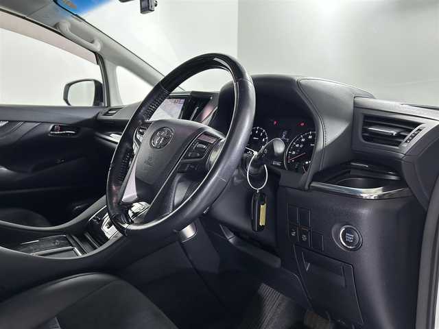 トヨタ アルファード S Cパッケージ 佐賀県 2016(平28)年 8.3万km ホワイトパールクリスタルシャイン アルパイン10インチナビ【EX10】/フルセグTV.CD.DVD.Bluetooth/アルパイン12.8インチフリップダウンモニター/衝突被害軽減システム/レーダークルーズコントロール/レーンアシスト/カーテンエアバッグ/クリアランスソナー/オートライト/バックカメラ/前後ドライブレコーダー/両側パワースライドドア/パワーバッグドア/ステアリングヒーター/運転席・助手席パワーシート/ハーフレザーシート/純正18インチアルミホイール/LEDヘッドライト/フォグライト/禁煙車