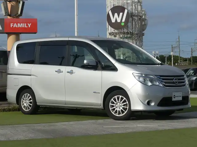 日産 セレナ 20X S HV Aセーフティ 千葉県 2014(平26)年 7.8万km ブリリアントシルバー エマージェンシーブレーキ/クルーズコントロール/アイドリングストップ/左パワースライドドア/右イージークローザードア/純正SDナビ/地デジTV/【DVD/CD再生機能　Bluetooth接続】/アラウンドビューモニター/ETC/HIDヘッドライト/ウインカーミラー/コーナーセンサー/純正15インチアルミホイル/インテリジェントキー