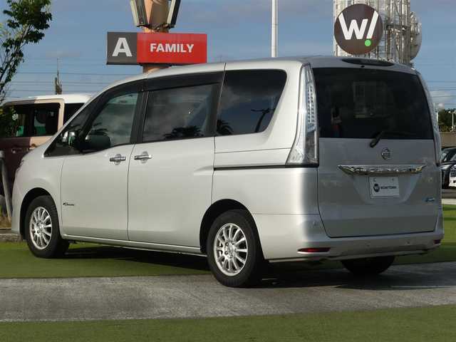 日産 セレナ 20X S HV Aセーフティ 千葉県 2014(平26)年 7.8万km ブリリアントシルバー エマージェンシーブレーキ/クルーズコントロール/アイドリングストップ/左パワースライドドア/右イージークローザードア/純正SDナビ/地デジTV/【DVD/CD再生機能　Bluetooth接続】/アラウンドビューモニター/ETC/HIDヘッドライト/ウインカーミラー/コーナーセンサー/純正15インチアルミホイル/インテリジェントキー