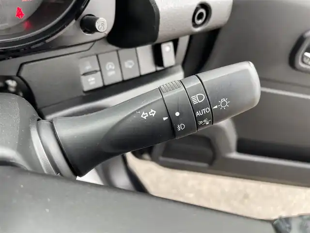 スズキ ジムニー XC 愛媛県 2022(令4)年 3万km ブルーイッシュブラックパール3 純正ナビ/AM/FM/CD/DVD/BT/フルセグTV　/バックカメラ　/衝突被害軽減装置　/車線逸脱防止装置　/クルーズコントロール　/D/N席シートヒーター　/アイドリングストップ　/ステアリングスイッチ/ヘッドライトウォッシャー/ダウンヒルアシストコントロール/電格ミラー/ヒートミラー/現状サマー(純正AW）(175/80/R16)/BRIDGESTONE DUELER H/T