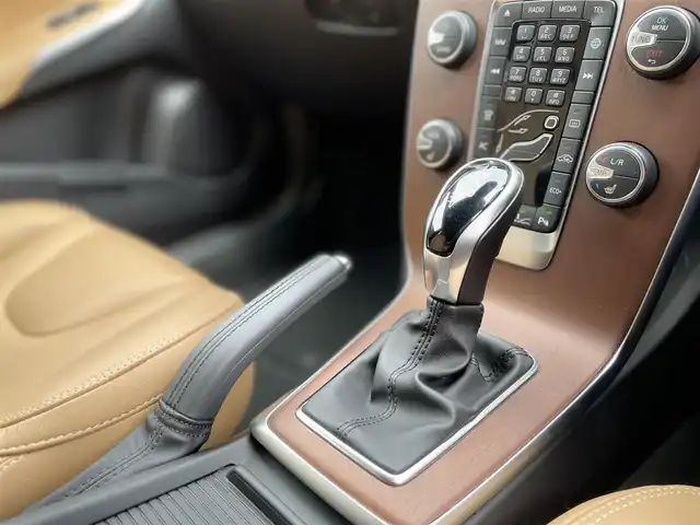 ボルボ Ｖ４０ D4 インスクリプション 栃木県 2019(令1)年 2.2万km ルミナスサンドメタリック インテリセーフ /アンバーレザー/シートヒーター /パワーシート /Harman/Kardon/ナビ /フルセグTV/バックカメラ/ETC/ACC/レーンキープアシスト/ブラインドスポット /リアソナー /LEDヘッドライト/オートライト