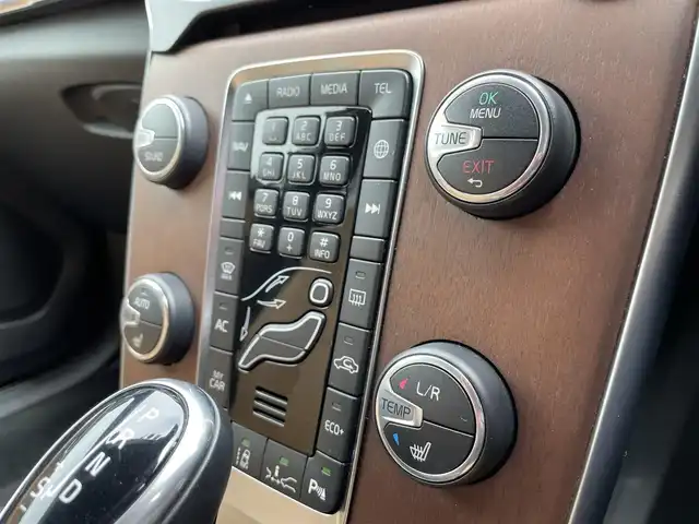 ボルボ Ｖ４０ D4 インスクリプション 栃木県 2019(令1)年 2.2万km ルミナスサンドメタリック インテリセーフ /アンバーレザー/シートヒーター /パワーシート /Harman/Kardon/ナビ /フルセグTV/バックカメラ/ETC/ACC/レーンキープアシスト/ブラインドスポット /リアソナー /LEDヘッドライト/オートライト