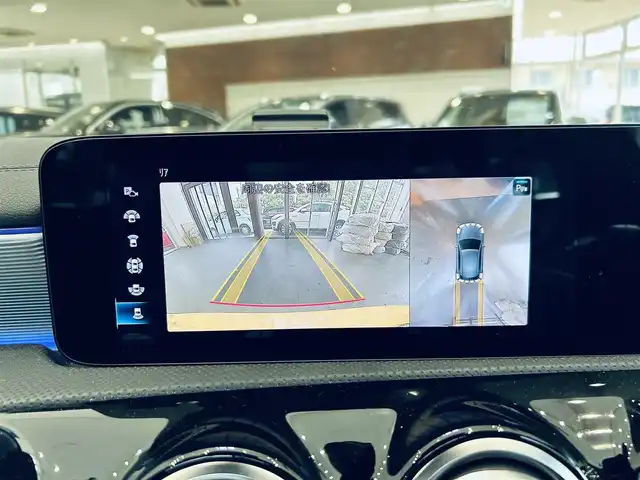 メルセデス・ベンツ Ａ２００ｄ AMGライン 大阪府 2022(令4)年 2.7万km サンイエロー レザーエクスクルーシブP/アドバンスドP/レーダーセーフティP/サンルーフ/HUD/ACC/赤黒革/シートヒーター/純正ナビ/TV/３６０度カメラ/ブラインドスポット/純正18インチAW/LEDヘッドライト/アンビエントライト