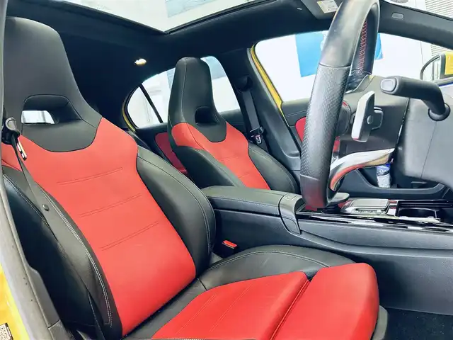 メルセデス・ベンツ Ａ２００ｄ AMGライン 大阪府 2022(令4)年 2.7万km サンイエロー レザーエクスクルーシブP/アドバンスドP/レーダーセーフティP/サンルーフ/HUD/ACC/赤黒革/シートヒーター/純正ナビ/TV/３６０度カメラ/ブラインドスポット/純正18インチAW/LEDヘッドライト/アンビエントライト
