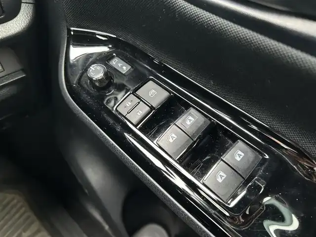 トヨタ ノア Si サイドリフトアップ 新潟県 2019(令1)年 4.1万km ブラッキッシュアゲハガラスフレーク メモリナビ/フルセグテレビ/バックカメラ/アイドリングストップ/クルーズコントロール/ドアバイザー/プッシュスタート/両側パワースライドドア/ETC/ドラレコ/純正フロアマット/純正ナビ/純正ホイール車載