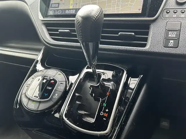 トヨタ ノア Si サイドリフトアップ 新潟県 2019(令1)年 4.1万km ブラッキッシュアゲハガラスフレーク メモリナビ/フルセグテレビ/バックカメラ/アイドリングストップ/クルーズコントロール/ドアバイザー/プッシュスタート/両側パワースライドドア/ETC/ドラレコ/純正フロアマット/純正ナビ/純正ホイール車載