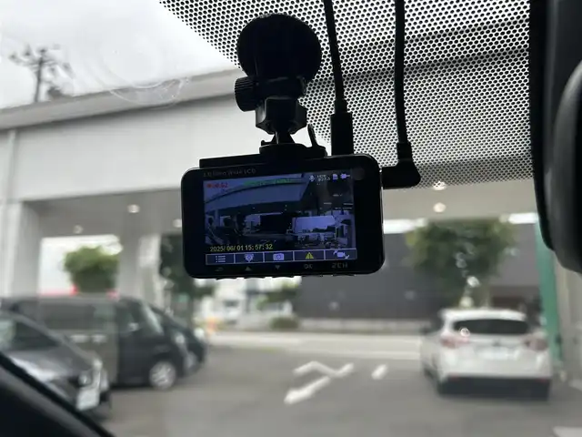 トヨタ ノア Si サイドリフトアップ 新潟県 2019(令1)年 4.1万km ブラッキッシュアゲハガラスフレーク メモリナビ/フルセグテレビ/バックカメラ/アイドリングストップ/クルーズコントロール/ドアバイザー/プッシュスタート/両側パワースライドドア/ETC/ドラレコ/純正フロアマット/純正ナビ/純正ホイール車載