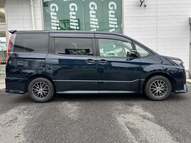 トヨタ ノア Si サイドリフトアップ 新潟県 2019(令1)年 4.1万km ブラッキッシュアゲハガラスフレーク メモリナビ/フルセグテレビ/バックカメラ/アイドリングストップ/クルーズコントロール/ドアバイザー/プッシュスタート/両側パワースライドドア/ETC/ドラレコ/純正フロアマット/純正ナビ/純正ホイール車載