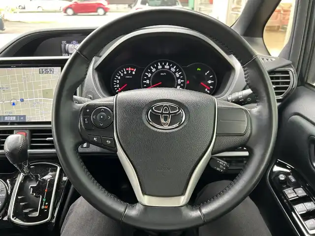 トヨタ ノア Si サイドリフトアップ 新潟県 2019(令1)年 4.1万km ブラッキッシュアゲハガラスフレーク メモリナビ/フルセグテレビ/バックカメラ/アイドリングストップ/クルーズコントロール/ドアバイザー/プッシュスタート/両側パワースライドドア/ETC/ドラレコ/純正フロアマット/純正ナビ/純正ホイール車載