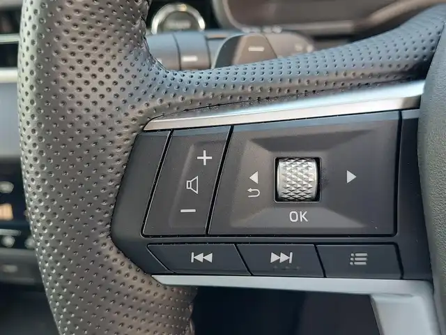 三菱 アウトランダー ＰＨＥＶ G 東京都 2022(令4)年 1.7万km ホワイトダイヤモンド ワンオーナー/純正９型ナビ有りディスプレイオーディオ/・フルセグTV/・Bluetooth接続/マイパイロット/・レーダークルーズコントロールシステム（全車速追従機能付）/・車線維持支援機能/・衝突被害軽減ブレーキシステム/・前方衝突予測警報/・踏み間違い衝突防止アシスト/・車線逸脱警報システム/・標識認識システム/・後側方車両検知警報システム/・ドライブレコーダー（DRV-350)/オートマチックハイビーム/全方位カメラ/置くだけ充電/シートヒーター/パワーシート/純正20インチアルミホイール/純正フロアマット/充電ケーブルあり/新車時保証書/取扱説明書