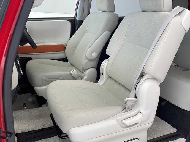 トヨタ スペイド F 沖縄県 2015(平27)年 7万km スーパーレッドⅤ ワンオーナー/純正ナビ(NSZT-W64)/フルセグＴＶ/Bluetooth接続/ラジオ/バックカメラ/パワースライドドア/ＥＴＣ/ステアリングスイッチ/電動格納ミラー/純正フロアマット　/プッシュスタート/スマートキー/スペアキー/純正フロアマット