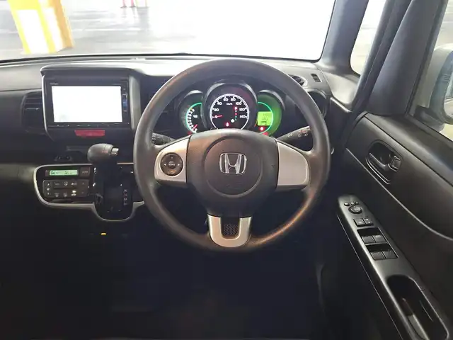 ホンダ Ｎ ＢＯＸ G Lパッケージ 宮崎県 2016(平28)年 7.6万km プレミアムアイボリーP 純正ナビ/　(Bluetooth/CD/DVD)/フルセグTV/片側パワースライドドア/バックモニター/ビルトインETC/ビークルスタビリティアシスト/オートエアコン/ステアリングスイッチ/スマートキーシステム/プッシュエンジンスタート/禁煙車