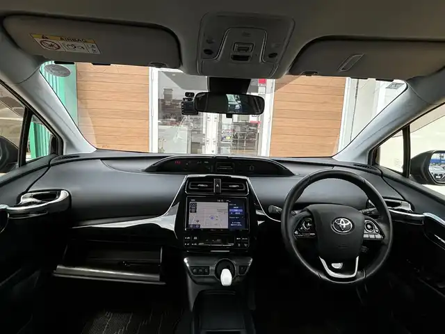 トヨタ プリウス S 宮崎県 2020(令2)年 6.3万km アティチュードブラックマイカ 純正ナビ/Bluetooth/バックカメラ/全周囲カメラ/フルセグテレビ/ETC/ドライブレコーダー/レーダークルーズコントロール/ブラインドスポットモニター/レーンディパーチャーアラート/オートマチックハイビーム/LEDヘッドライト/カーテンエアバッグ/シートカバー