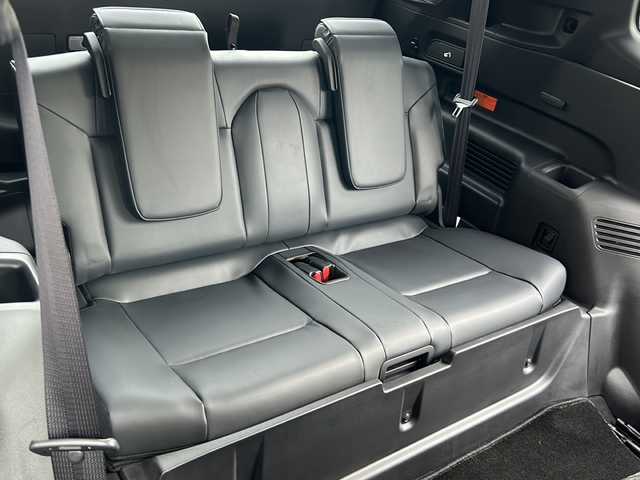 三菱 アウトランダー ＰＨＥＶ P 大阪府 2024(令6)年 0.9万km ブラックダイヤモンド １オーナー　マイパイロット　ＢＯＳＥサウンド　黒革シート　純正９型ナビ　 シートメモリー　シートヒーター 　ステアリングヒーター　ワイヤレス充電器　全方位カメラ　追従型クルーズコントロール　AC100V ＢＳＭ レーンキープアシスト コーナーセンサー オートライト LEDライト オートハイビーム ダウンヒルアシストコントロール パワーバックドア スマートキー 保証書 取扱説明書 純正フロアマット