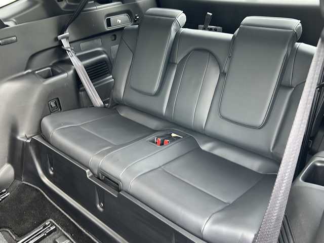 三菱 アウトランダー ＰＨＥＶ P 大阪府 2024(令6)年 0.9万km ブラックダイヤモンド １オーナー　マイパイロット　ＢＯＳＥサウンド　黒革シート　純正９型ナビ　 シートメモリー　シートヒーター 　ステアリングヒーター　ワイヤレス充電器　全方位カメラ　追従型クルーズコントロール　AC100V ＢＳＭ レーンキープアシスト コーナーセンサー オートライト LEDライト オートハイビーム ダウンヒルアシストコントロール パワーバックドア スマートキー 保証書 取扱説明書 純正フロアマット