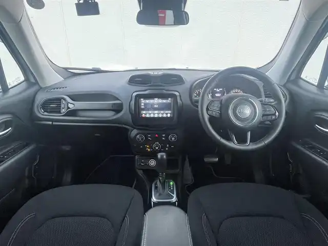 クライスラー・ジープ ジープ レネゲード ナイトイーグル 東京都 2023(令5)年 3.1万km 白 プッシュスタート/スペアキー/アイドリングストップ/クルーズコントロール/バックカメラ/ディスプレイオーディオ/ETC/ルーフレール/電動格納ミラー/コーナーセンサー/横滑り防止装置/衝突軽減ブレーキ/レーンキープアシスト/純正アルミホイール/前後ドライブレコーダー