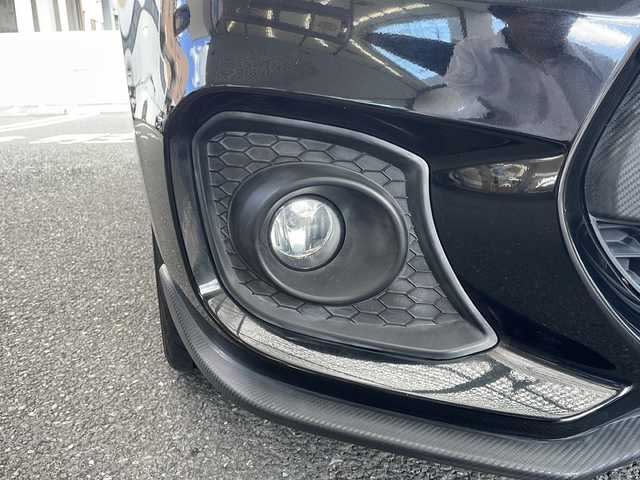 スズキ スイフト スポーツ セーフティPKG 大阪府 2019(平31)年 4.7万km スーパーブラックパール ワンオーナー/社外メモリーナビ/フルセグTV/Bluetoothオーディーオ/DVD再生/TVキャンセラー/バックカメラ/全方位カメラ/衝突軽減ブレーキ/車線逸脱警報/レーダークルーズコントロール/スマートキー/運転席シートヒーター/ETC/ドラレコ/LEDライト/純正17インチアルミホイル/スペアキー1本（スマートキー）