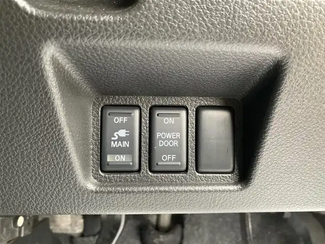 日産 セレナ ハイウェイスター Sハイブリッド 静岡県 2014(平26)年 8.9万km ダイヤモンドブラック (株)IDOMが運営する【じしゃロン焼津店】の自社ローン専用車両になります。こちらは現金またはオートローンご利用時の価格です。自社ローンご希望の方は別途その旨お申付け下さい/純正ＳＤナビ/（フルセグＴＶ/Ｂｌｕｅｔｏｏｔｈ接続/ＣＤ/ＤＶＤ/ミュージックサーバー）/フリップダウンモニター/両側パワースライドドア/衝突軽減システム/レーンキープアシスト/３６０°カメラ/ＥＴＣ