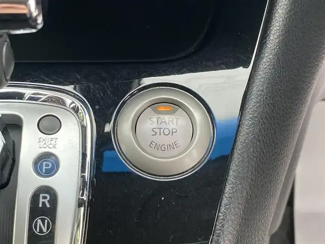 日産 セレナ ハイウェイスター Sハイブリッド 静岡県 2014(平26)年 8.9万km ダイヤモンドブラック (株)IDOMが運営する【じしゃロン焼津店】の自社ローン専用車両になります。こちらは現金またはオートローンご利用時の価格です。自社ローンご希望の方は別途その旨お申付け下さい/純正ＳＤナビ/（フルセグＴＶ/Ｂｌｕｅｔｏｏｔｈ接続/ＣＤ/ＤＶＤ/ミュージックサーバー）/フリップダウンモニター/両側パワースライドドア/衝突軽減システム/レーンキープアシスト/３６０°カメラ/ＥＴＣ