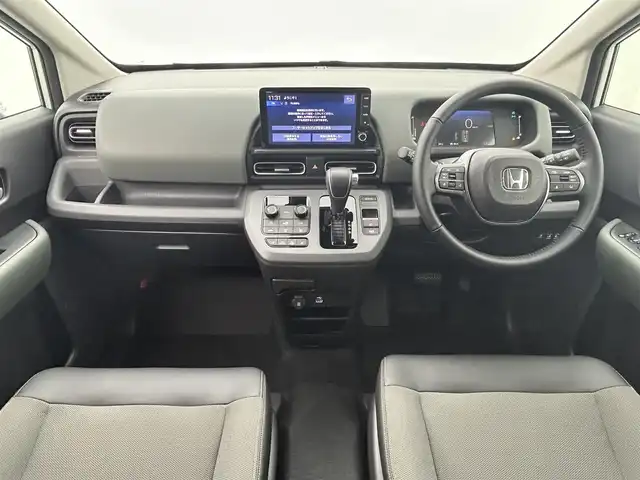 ホンダ フリード ハイブリット e:HEV クロスター 熊本県 2025(令7)年 0.1千km プラチナホワイトパール 登録済未使用車/純正9インチナビLXM-242ZFNI（ＡｐｐｌＣａｒＰｌａｙ・ＡｎｄｒｏｉｄＡｕｔｏ・ＢＴ・フルセグ・ＵＳＢ）/バックカメラ　/ホンダセンシング/・レーダークルーズコントロール/・衝突軽減ブレーキ/・誤発進制御機能/・後方誤発進抑制機能/・近距離衝突軽減ブレーキ/・歩行者事故低減ステアリング/・路外逸脱制御機能/・車線維持支援システム/・先行車発進お知らせ機能/・標識認識機能/横滑り防止/ブラインドスポットモニター/アイドリングストップ/両側パワースライドドア　/前後クリアランスソナー　/前席シートヒーター/ブレーキホールド/電子パーキング/後席サーキュレーター/純正１５インチAW/オートライト/オートマチックハイビーム/LEDヘッドライト/フォグランプ/スマートキー/プッシュスタート/スペアキー1本/保証書/取扱説明書