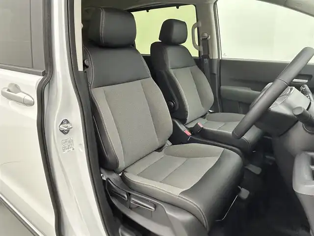 ホンダ フリード ハイブリット e:HEV クロスター 熊本県 2025(令7)年 0.1千km プラチナホワイトパール 登録済未使用車/純正9インチナビLXM-242ZFNI（ＡｐｐｌＣａｒＰｌａｙ・ＡｎｄｒｏｉｄＡｕｔｏ・ＢＴ・フルセグ・ＵＳＢ）/バックカメラ　/ホンダセンシング/・レーダークルーズコントロール/・衝突軽減ブレーキ/・誤発進制御機能/・後方誤発進抑制機能/・近距離衝突軽減ブレーキ/・歩行者事故低減ステアリング/・路外逸脱制御機能/・車線維持支援システム/・先行車発進お知らせ機能/・標識認識機能/横滑り防止/ブラインドスポットモニター/アイドリングストップ/両側パワースライドドア　/前後クリアランスソナー　/前席シートヒーター/ブレーキホールド/電子パーキング/後席サーキュレーター/純正１５インチAW/オートライト/オートマチックハイビーム/LEDヘッドライト/フォグランプ/スマートキー/プッシュスタート/スペアキー1本/保証書/取扱説明書